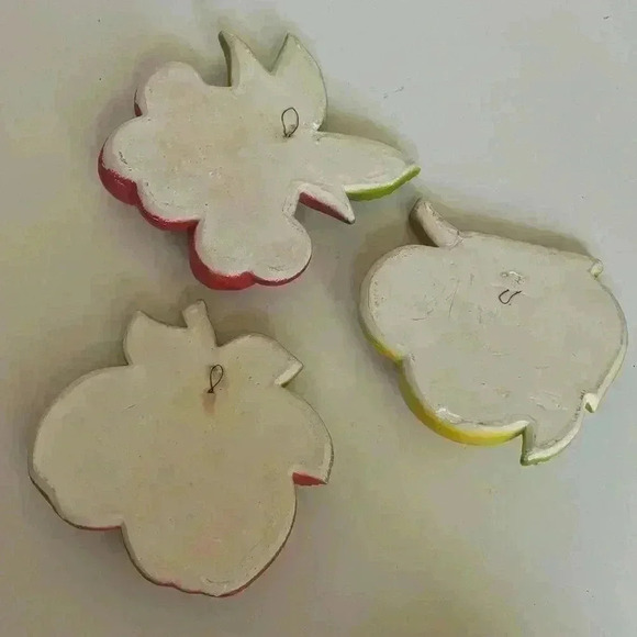 Vintage 1979 Miller Studio chalk ware fruit decor: peaches, cherries  and apples - Picture 5 of 9